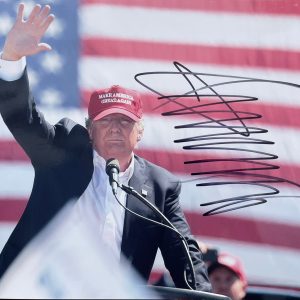 45th US President DONALD TRUMP Autographed Signed 11x14 Photograph Auto JSA