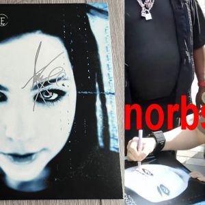 AMY LEE SIGNED EVANESCENCE FALLEN VINYL ALBUM w/EXACT VIDEO PROOF & BECKETT COA