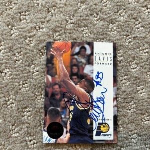 SIGNED AUTOGRAPHED 1993-94 SkyBox Antonio Davis Rookie Indiana Pacers #232