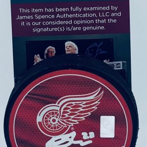 William Wallinder signed Detroit Red Wings Reverse Retro Puck autographed JSA