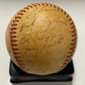 1952 ST. LOUIS BROWNS TEAM SIGNED AUTOGRAPHED BASEBALL BECKETT LOA VINTAGE