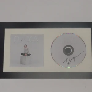 DAYA SIGNED FRAMED "SIT STILL LOOK PRETTY" CD NEW POP SUPERSTAR EXACT PROOF