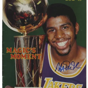 Lakers Magic Johnson Signed May 26, 1980 Sports Illustrated Magazine BAS Witness