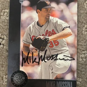 1996 Leaf Mike Mussina signed autographed Baltimore Orioles Baseball Card #191