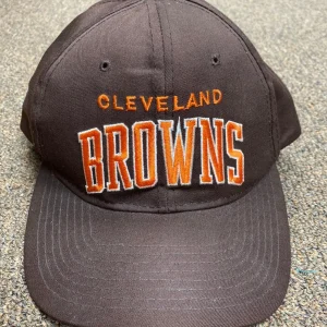 VINTAGE NFL FOOTBALL CLEVELAND BROWNS TEAM LOGO COLLECTIBLE HAT RARE