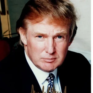 DONALD TRUMP signed autographed 8x10 photo