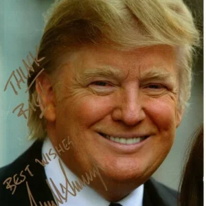 DONALD J. TRUMP Signed Autographed 8x10 Photo 45th PRESIDENT