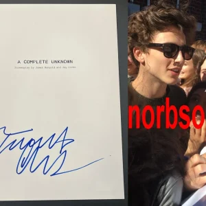 TIMOTHEE CHALAMET SIGNED A COMPLETE UNKNOWN SCRIPT w/EXACT PROOF & BECKETT COA