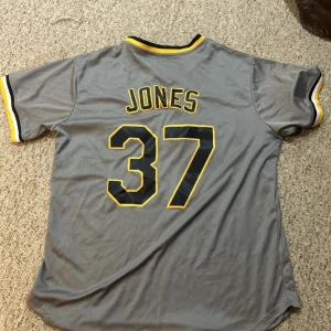 PITTSBURGH PIRATES- JARED JONES SIZE XL BASEBALL JERSEY MENS #37