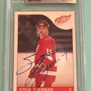 STEVE YZERMAN Signed 1985-86 TOPPS Card #29 Beckett BAS Vintage Sig!