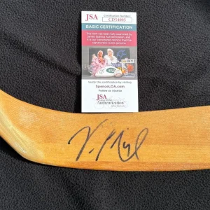 Vincent Lecavalier Signed Tampa Bay Lightning Hockey Stick JSA COA CD540005