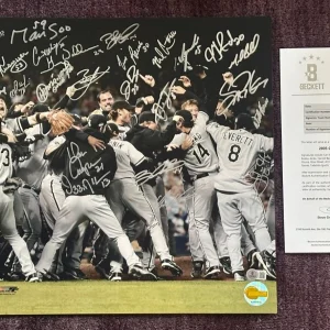 2005 WORLD SERIES CHAMPS Signed White Sox TEAM 16x20 PHOTO w/ Beckett (BAS) LOA