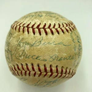 1959 New York Yankees Team Signed Baseball Mickey Mantle PSA DNA COA