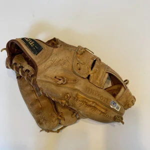 Willie Mays Signed Vintage Wilson Baseball Glove Beckett Certified