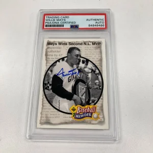 1992 Upper Deck Willie Mays Baseball Heroes Signed Baseball Card PSA DNA