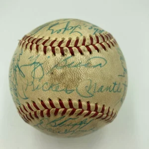 1960 New York Yankees Team Signed Baseball Mickey Mantle & Roger Maris JSA