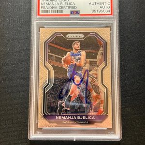 2020-21 Panini Prizm #190 Nemanja Bjelica Signed Card AUTO PSA/DNA Slabbed Kings
