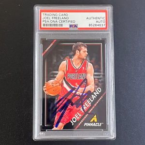 2013-14 Panini Pinnacle #115 Joel Freeland Signed Card AUTO PSA/DNA Slabbed  Tra