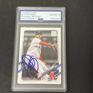 2021 Topps Update Series #US159 Martin Perez signed card PSA Auto 10