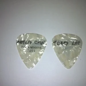 Motley Crue Tommy Lee Rocklahoma Wht Pearl Guitar Pick