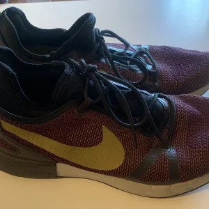 NIKE Shoes DUEL RACER Men's Size 11 Red Bordeaux Running Sneaker 918228-601