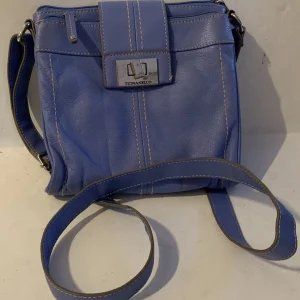 Tignanello Square Cross Body Bag Leather Purse Multi Pocket Metal Clasp 9”