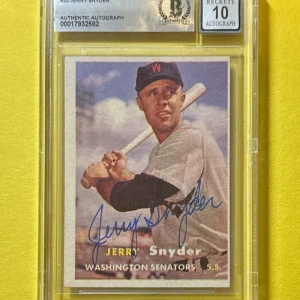 1957 TOPPS JERRY SNYDER #22 SIGNED AUTOGRAPHED CARD BECKETT AUTH 10 SENATORS