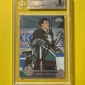 1996-97 LEAF TEEMU SELANNE BECKETT AUTHENTIC 10 SIGNED AUTO CARD #52 DUCKS