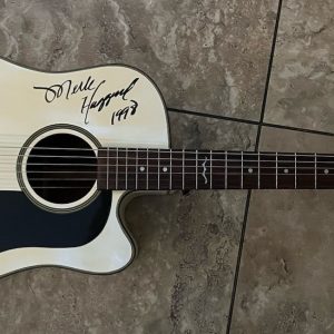 Willie Nelson Merle Haggard Kris Kristofferson  Signed Guitar BAS Guaranteed