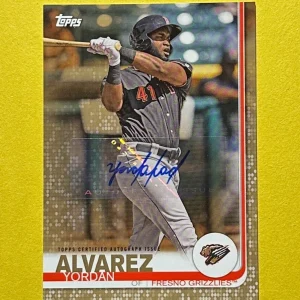 2019 TOPPS MLB PRO DEBUT YORDAN ALVAREZ GOLD AUTOGRAPH /50 #61 ASTROS