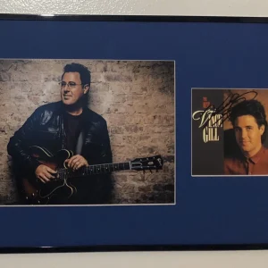 Vince Gill Signed Auto Custom Framed The Best Of Souvenirs Cd Cover Psa/Dna
