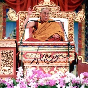 DALAI LAMA HAND SIGNED 8x10 PHOTO      FEW LIGHT BENDS+DISCOUNTED     JSA LETTER