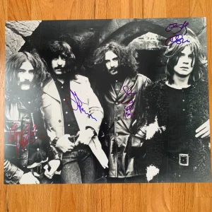 OZZY OSBOURNE HAND SIGNED 16x20 SABBATH PHOTO WARD+OZZY+IOMMI+GEEZER JSA