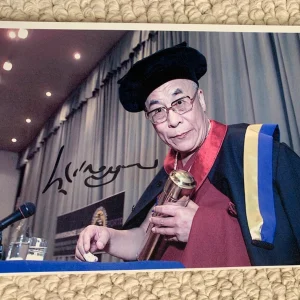 DALAI LAMA HAND SIGNED 5x8 COLOR PHOTO          JSA LETTER+ENVELOPE+FOLDER+MORE