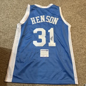 NORTH CAROLINA TAR HEELS- JOHN HENSON SIGNED AUTOGRAPH JERSEY ACOA BASKETBALL