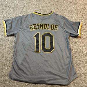 PITTSBURGH PIRATES- BRYAN REYNOLDS SIZE XL JERSEY #10 THROWBACK NEVER WORN GRAY