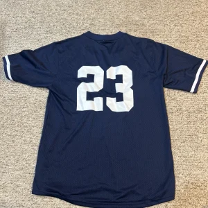 NEW YORK YANKEES- DON MATTINGLY SIZE XL BASEBALL JERSEY NEVER WORN #23