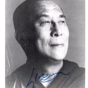 DALAI LAMA HAND SIGNED 8x10 PHOTO          INCREDIBLE POSE         JSA LETTER