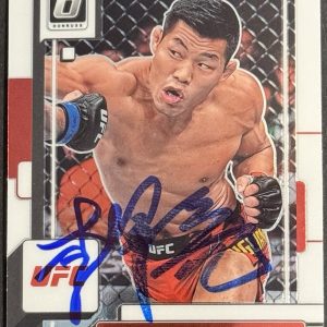 Li Jingliang Signed 2023 Donruss Optic UFC Base Card BAS Beckett On Card