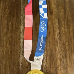 Suni Lee Signed Autograph Tokyo 2020 Olympic Gold Medal Beckett Certified PROOF