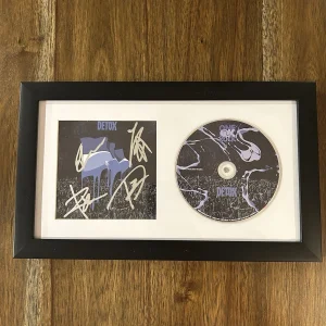 ‘ONE OK ROCK’ Full Band Signed Framed CD Display ‘Detox’ RARE Taka +3