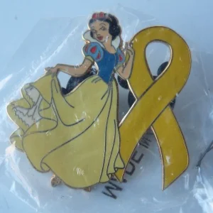 Walt Disney Snow White 2" Yellow Ribbon Limited Edition 150 Collectors Pin