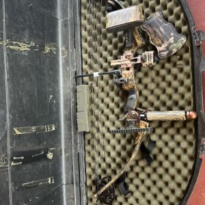 Darton Storm PF2 Compound Bow Extreme Sights, Stabilizer, Hard Case Etc..