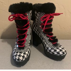 Jessica Simpson’s women’s 6.5 black White Houndstooth Lace up Ankle boots Heels