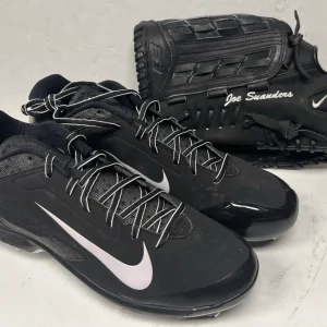 Joe Saunders ERROR Game Issued NIKE DE PRO Series Baseball Glove & Shoes RARE