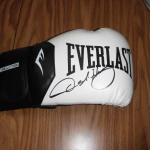 OSCAR DE LA HOYA SIGNED EVERLAST BOXING GLOVE