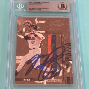 MIKE PIAZZA Signed 2004 LEATHER & LUMBER Card #92 Beckett