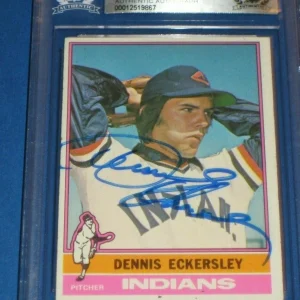 DENNIS ECKERSLEY Signed 1976 TOPPS ROOKIE Card #98 Beckett Authenticated