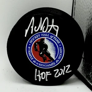 Adam Oates Bruins signed Hall of Fame Puck W/ HOF Inscription Beckett Witnessed