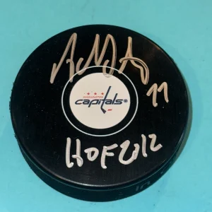 ADAM OATES Signed Washington CAPITALS Puck Beckett w/ HOF Inscrip